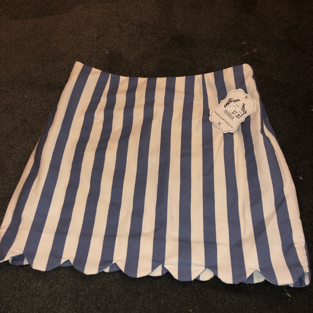 Scalloped skirt